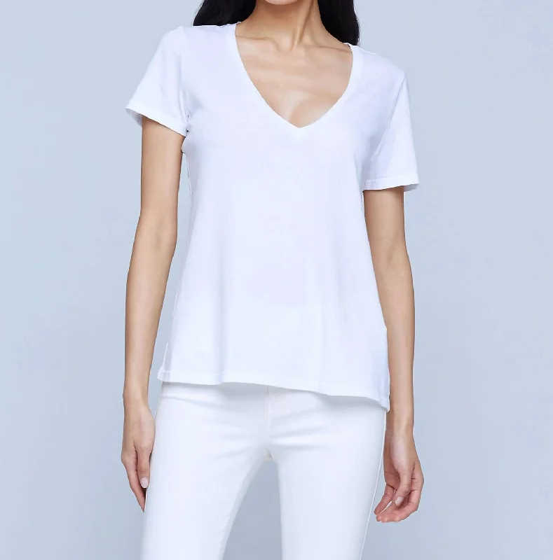 Daija Relaxed V-Neck Tee In White