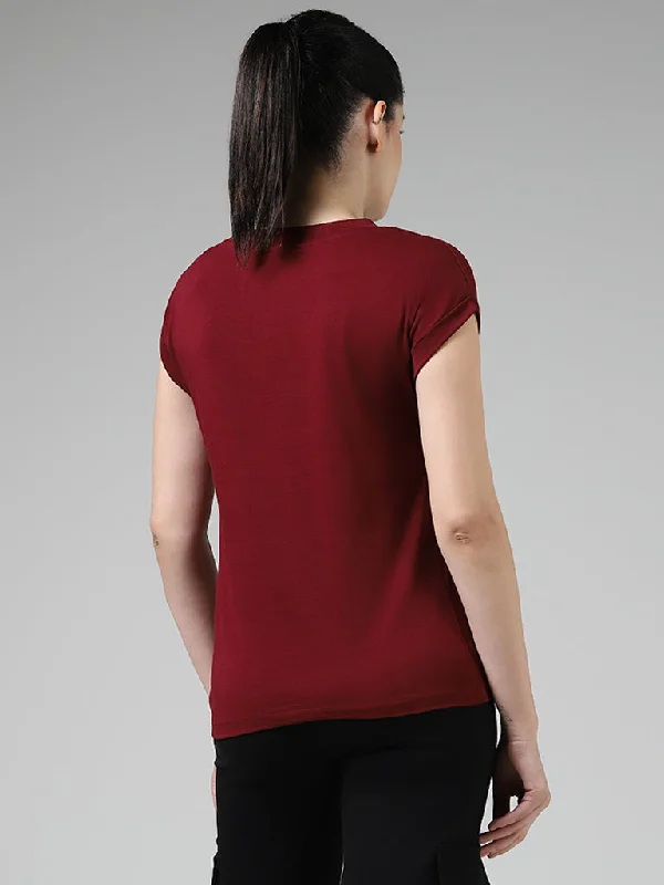 Studiofit Maroon Abstract Printed Cotton T-Shirt